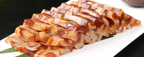 鄂庄肴肉:莱芜烧饼外酥里嫩,两面金黄,内里洁白软绵,酥香可口,老少